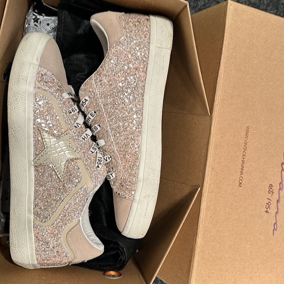 Gently used Vintage Havana Sneekers - Picture 6 of 6